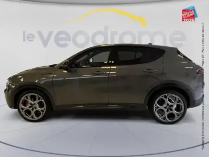 Photo 8 Alfa Romeo Tonale  1.5 Hybrid 130ch Edizione Speciale TCT