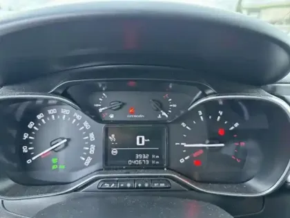 Photo 14 Citroën C3  1.2 PureTech 110ch S&S Shine 120-123g