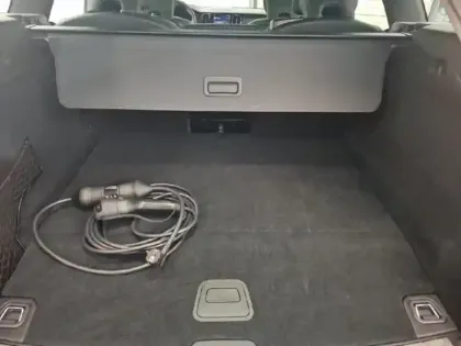 Photo 9 Volvo Xc60  T6 Hybride Rechargeable 253 + 145ch Plus Style Dark Geartronic 8 AWD