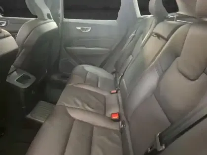 Photo 11 Volvo Xc60  T6 Hybride Rechargeable 253 + 145ch Plus Style Dark Geartronic 8 AWD