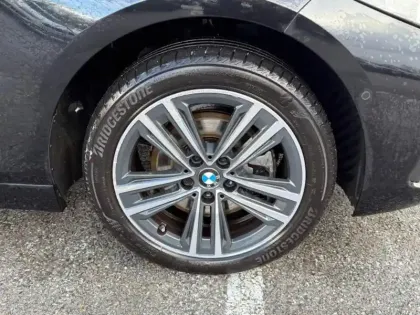 Photo 5 BMW Serie 1 Série 1 116iA 109ch Business Design DKG7