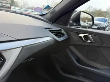 Photo 14 BMW Serie 1 Série 1 116iA 109ch Business Design DKG7