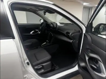 Photo 8 Toyota Yaris  Cross 116h Dynamic MY25