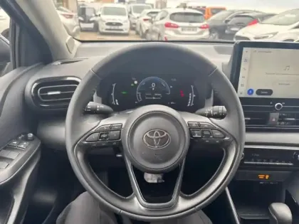 Photo 14 Toyota Yaris  116h Design 5p MY25