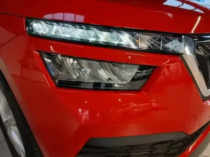 Photo 8 Skoda Kamiq  1.0 TSI Evo 110ch Ambition