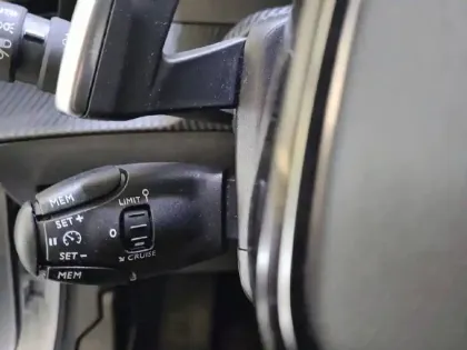 Photo 25 Peugeot 208  PureTech 100 S&S EAT8