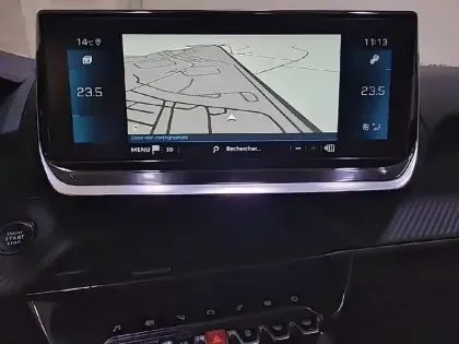 Photo 18 Peugeot 208  PureTech 100 S&S EAT8