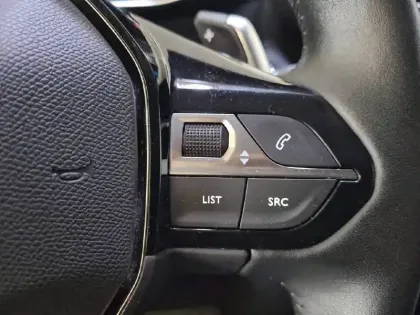 Photo 27 Peugeot 208  PureTech 100 S&S EAT8