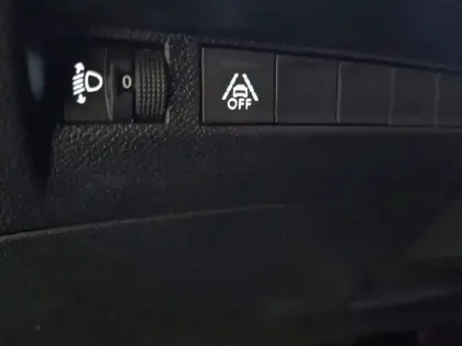 Photo 28 Peugeot 208  PureTech 100 S&S EAT8