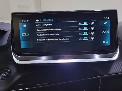 Photo 21 Peugeot 208  PureTech 100 S&S EAT8