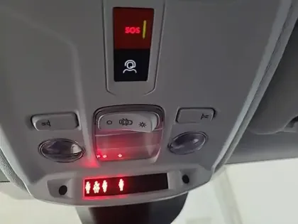 Photo 84 Peugeot 208  PureTech 100 S&S BVM6