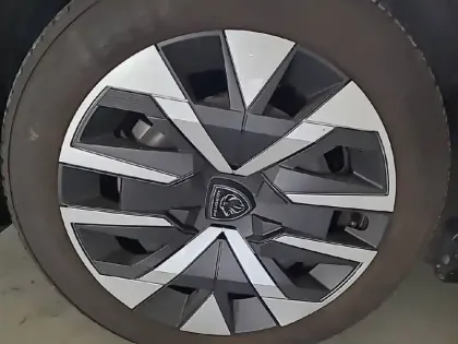 Photo 12 Peugeot 208  PureTech 100 S&S BVM6