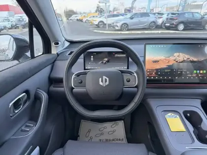 Photo 8 Leapmotor C10  REEV 28.4 kWh - 158 kW