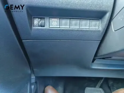 Photo 45 Peugeot 208  PureTech 100 S&S EAT8