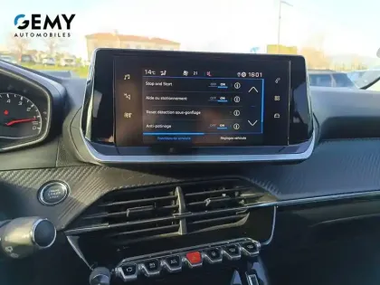 Photo 18 Peugeot 208  PureTech 100 S&S EAT8