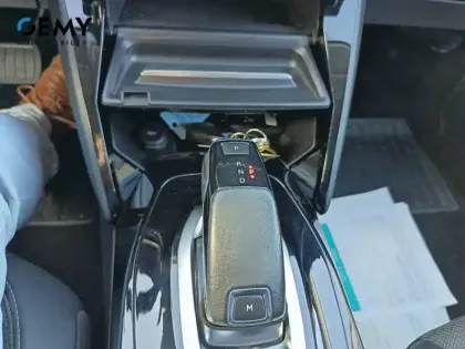 Photo 70 Peugeot 208  PureTech 100 S&S EAT8