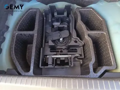 Photo 59 Peugeot 208  PureTech 100 S&S EAT8