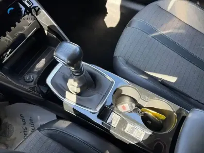 Photo 18 Peugeot 208  BlueHDi 100 S&S BVM6