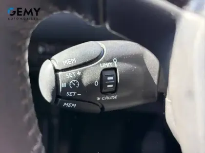 Photo 11 Peugeot 208  BlueHDi 100 S&S BVM6