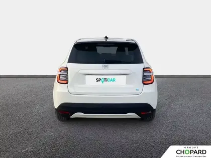 Photo 39 Fiat 600 e 54 kWh 156 ch