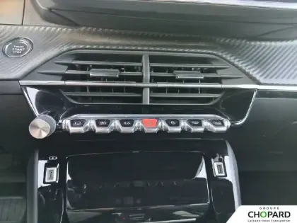 Photo 17 Peugeot 2008  Electrique 136 ch