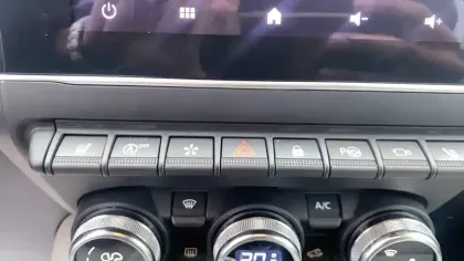 Photo 28 Renault Captur  TCe 140 EDC - 21B