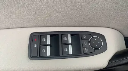 Photo 23 Renault Captur  TCe 140 EDC - 21B