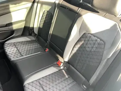 Photo 42 Volkswagen Golf  2.0 TDI SCR 150 DSG7