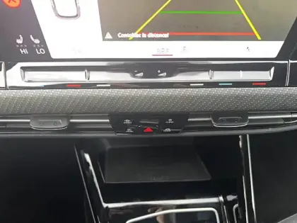 Photo 22 Volkswagen Golf  2.0 TDI SCR 150 DSG7