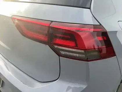 Photo 31 Volkswagen Golf  2.0 TDI SCR 150 DSG7