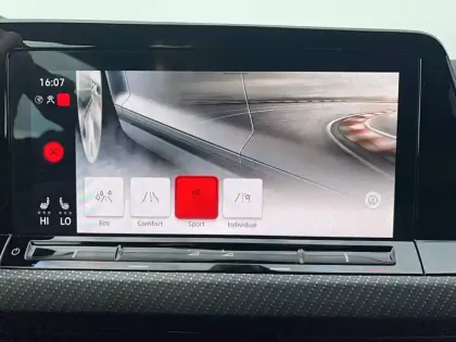 Photo 46 Volkswagen Golf  2.0 TDI SCR 150 DSG7