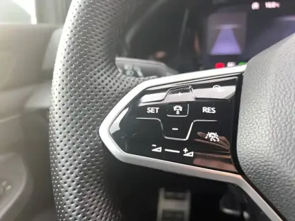 Photo 15 Volkswagen Golf  2.0 TDI SCR 150 DSG7