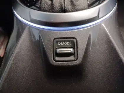 Photo 44 Nissan Juke  HYBRID 143