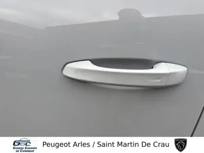 Photo 108 Peugeot 3008  Hybrid 145 e-DCS6