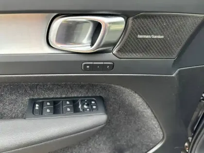 Photo 17 Volvo Xc40  B3 163 ch DCT7