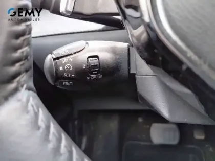 Photo 14 Peugeot 208  PureTech 100 S&S EAT8