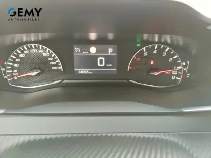 Photo 13 Peugeot 208  PureTech 100 S&S EAT8