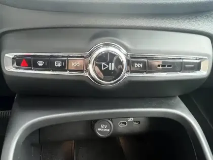 Photo 31 Volvo Xc40  B3 163 ch DCT7