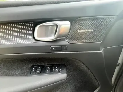 Photo 13 Volvo Xc40  B3 163 ch DCT7