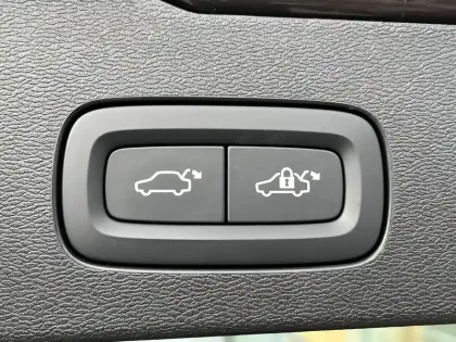 Photo 9 Volvo V60 Gén. II Ph1 NG2 Ultra Style Dark 5