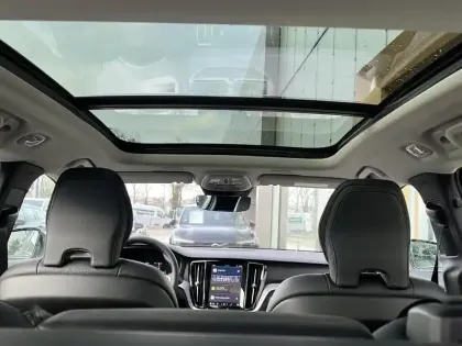 Photo 11 Volvo V60 Gén. II Ph1 NG2 Ultra Style Dark 5