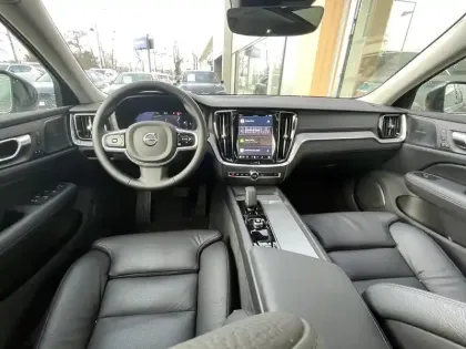 Photo 14 Volvo V60 Gén. II Ph1 NG2 Ultra Style Dark 5