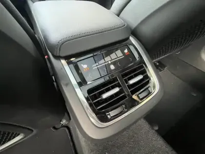 Photo 13 Volvo V60 Gén. II Ph1 NG2 Ultra Style Dark 5