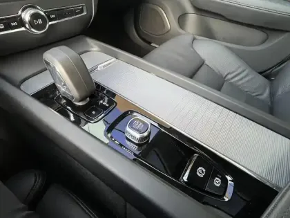 Photo 31 Volvo V60 Gén. II Ph1 NG2 Ultra Style Dark 5