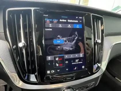 Photo 24 Volvo V60 Gén. II Ph1 NG2 Ultra Style Dark 5