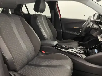 Photo 47 Peugeot 2008  PureTech 130 S&S EAT8