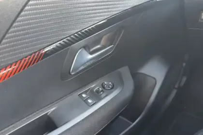 Photo 16 Peugeot 208  Electrique 50 kWh 136ch