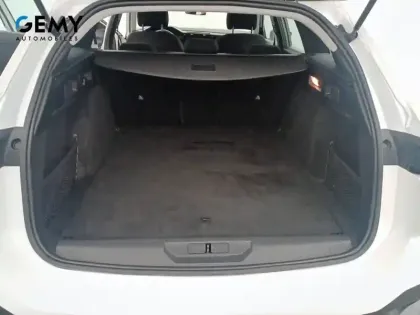 Photo 25 Peugeot 308  SW PureTech 110ch S&S BVM6