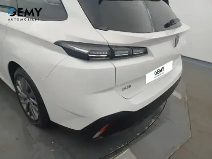 Photo 16 Peugeot 308  SW PureTech 110ch S&S BVM6