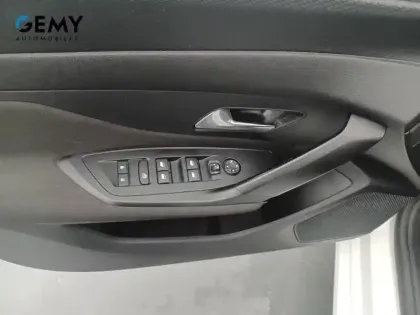 Photo 31 Peugeot 308  SW PureTech 110ch S&S BVM6